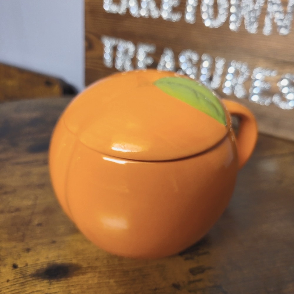 Dash of That Orange Ceramic peach Mug w/lid